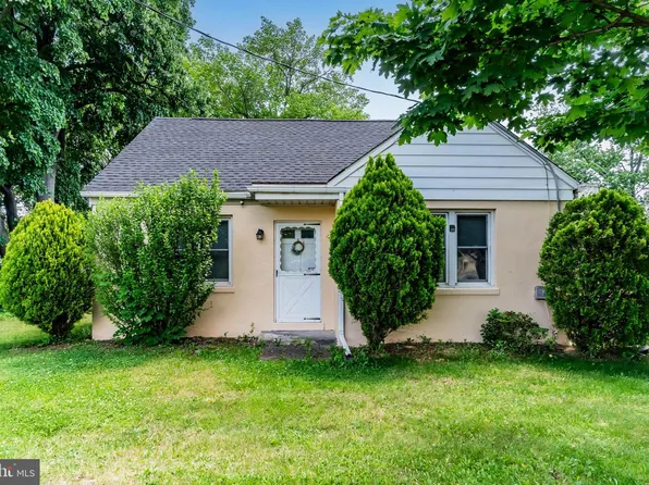 530 Hogestown Rd, Mechanicsburg, PA 17050