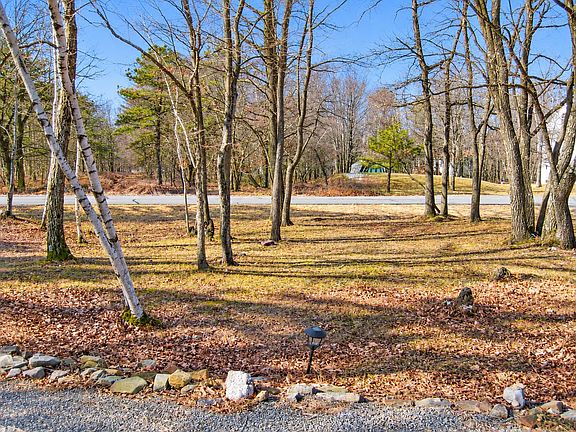 4th image of 269 Valley View Dr