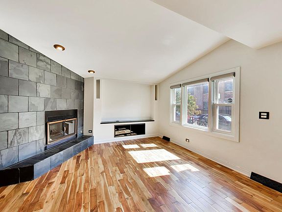 3rd image of 2638 W Grand Ave