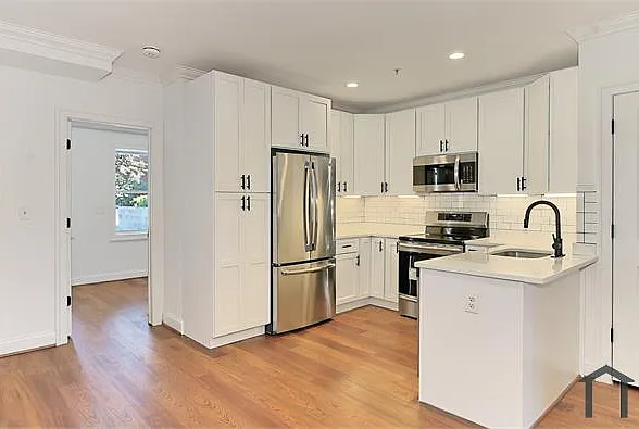 1822 C St NE #1 — Photo 13