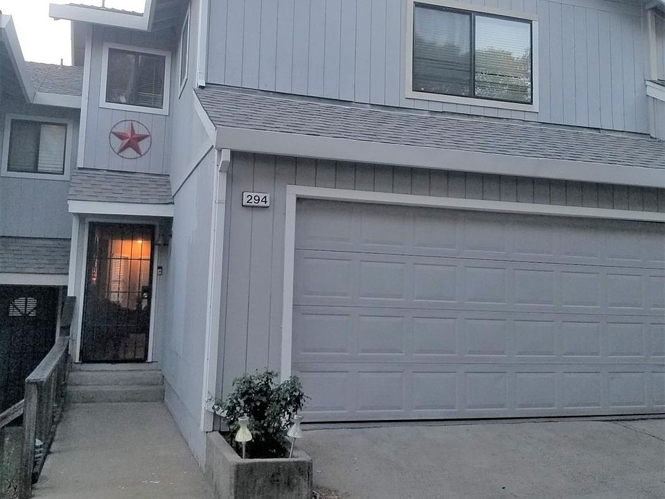 2nd image of 294 Hoffman Ave