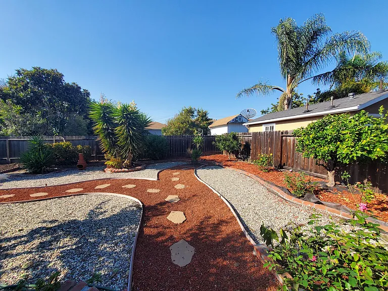 338 White Dr — Photo 10