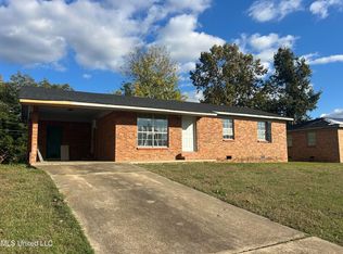 1208 Glendale Cir, Greenwood, MS 38930