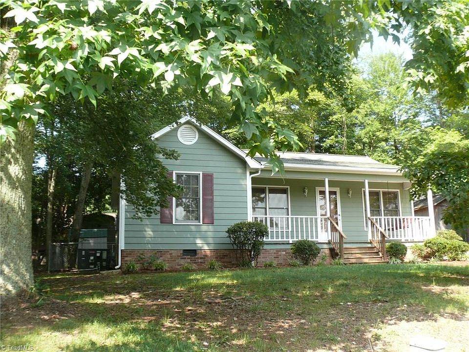 2nd image of 931 Bay Leaf Ct