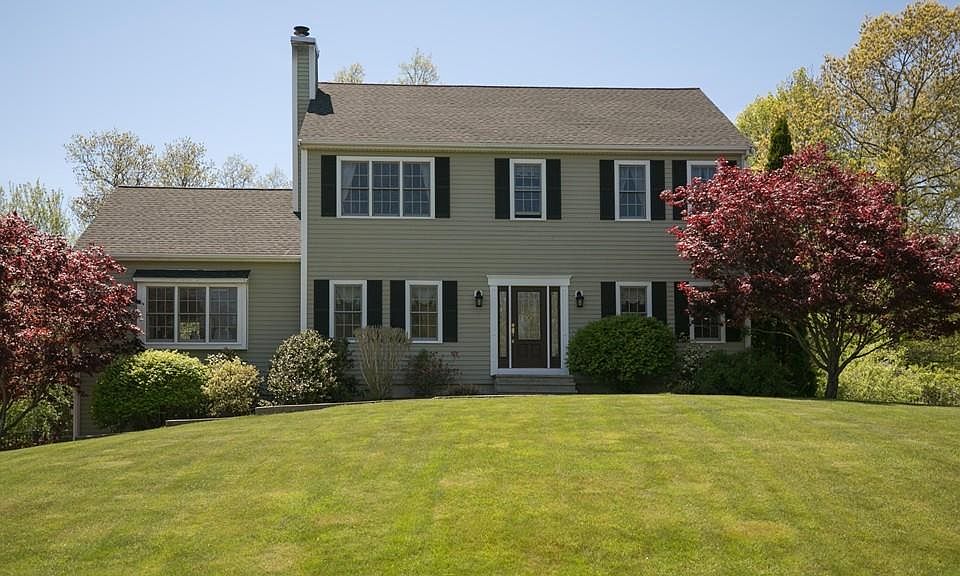 1st image of 26 Farmington Dr