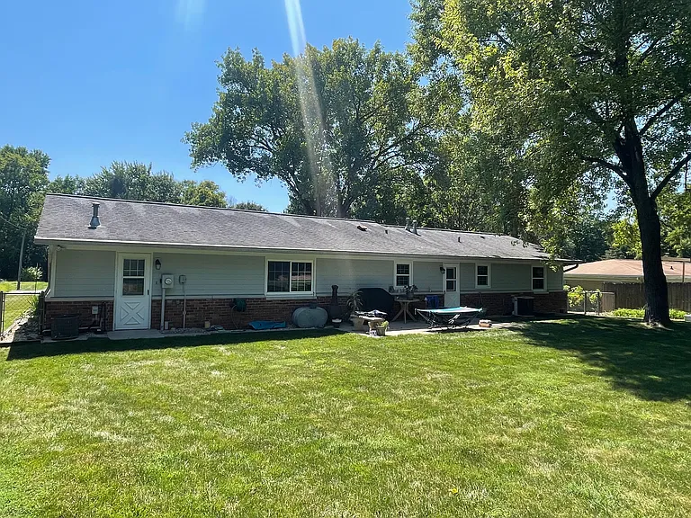 2560 Glen Hill Dr — Photo 4