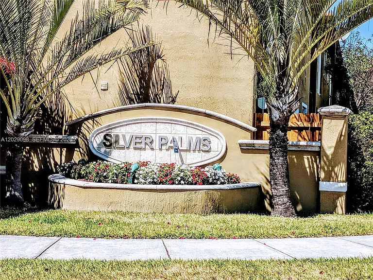 11262 SW 230th Ter #11262 — Photo 2