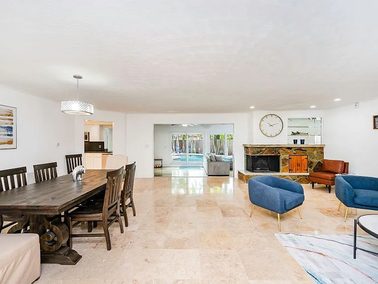 1031 Redbird Ave — Photo 4