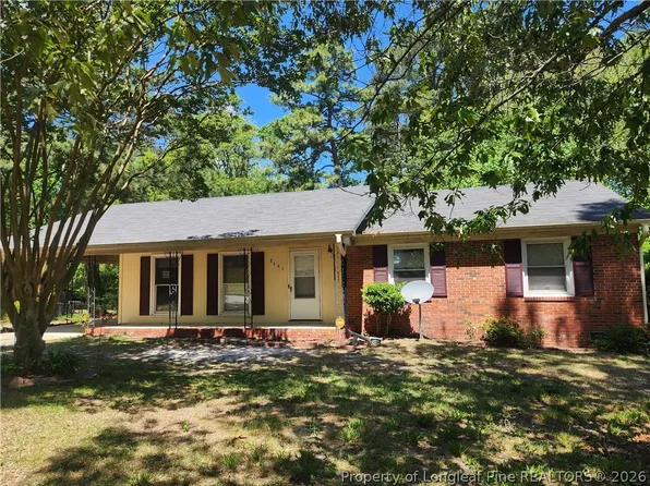 1563 Boros Dr, Fayetteville, NC 28303