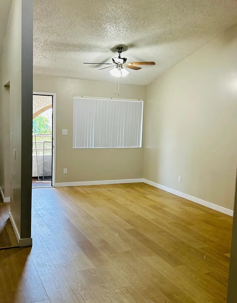 6900 Coldwater Canyon Ave — Photo 3