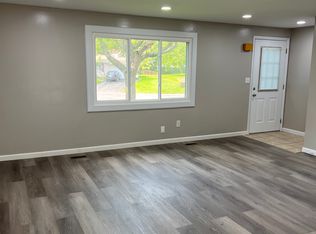 7441 Farmstead Rd, Liverpool, NY 13088