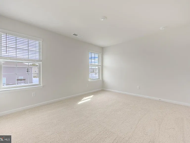 110 Charing Cross Dr — Photo 10