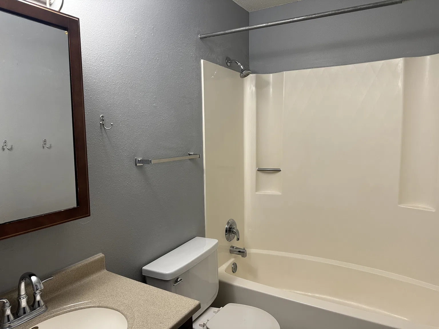 723 S Congress St - 5 — Photo 3