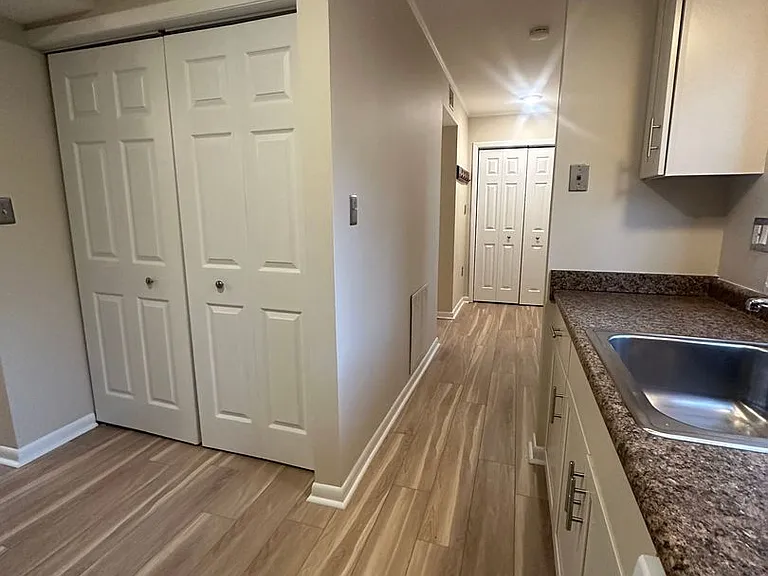 329 Shenandoah Cir — Photo 6