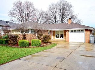 1037 S Leslie Ln, Villa Park, IL 60181