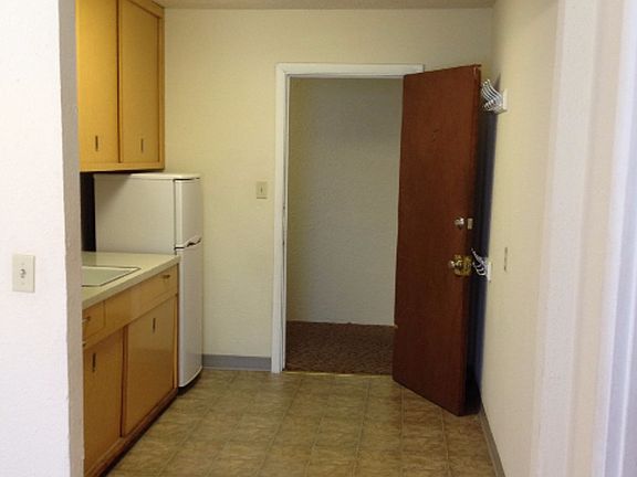 4th image of 412 E North Bend Way #10420450