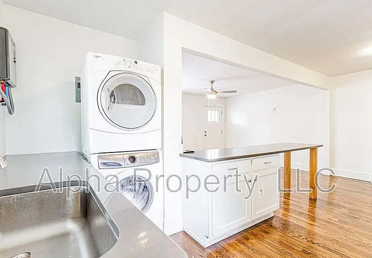 10 Crystal Ave #A — Photo 6