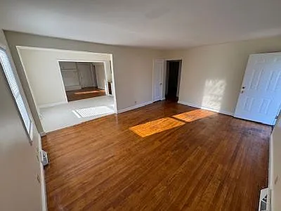 3 bed, 1248 sqft, $1,895 — Photo 2