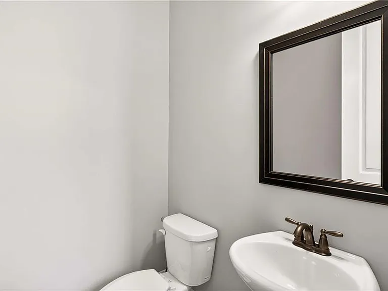2607 Lulworth Ln — Photo 25