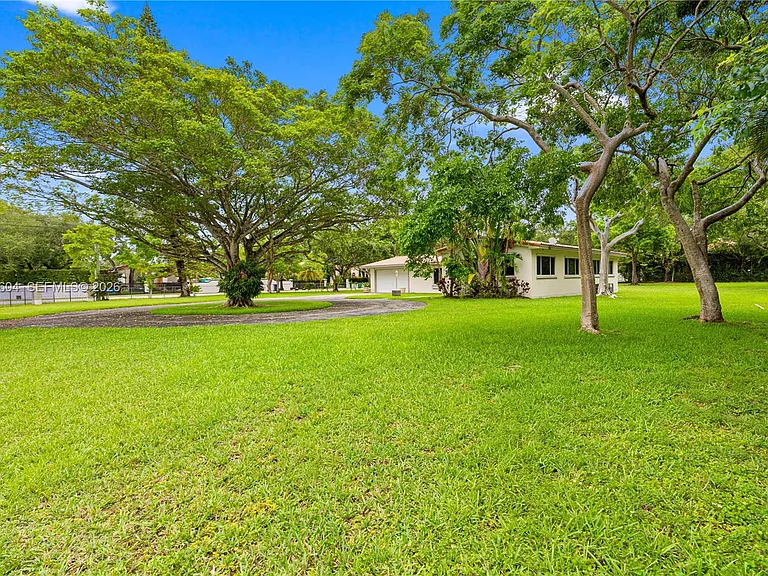 6801 SW 102nd Ave — Photo 47