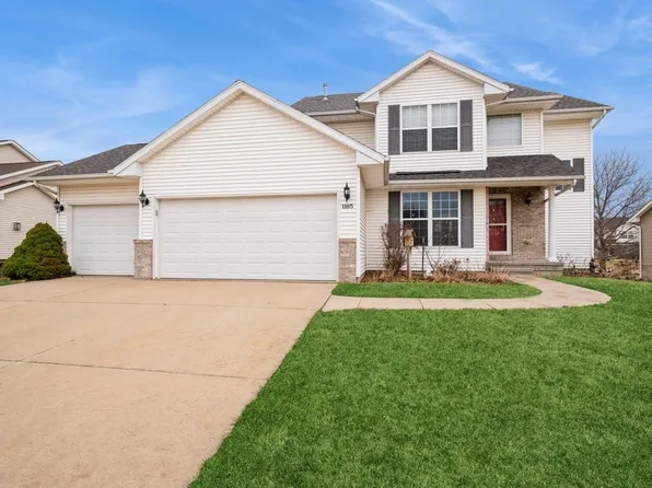 1185 Glendale Ln, Ely, IA 52227