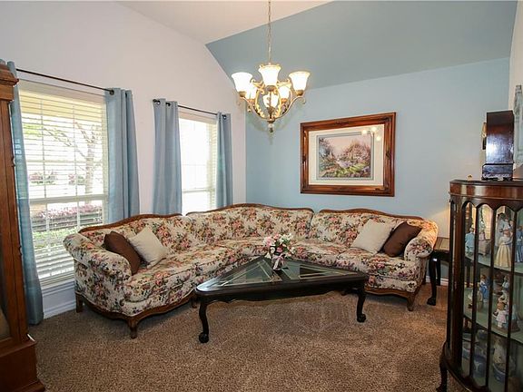 3rd image of 8633 Prairie Dawn Dr