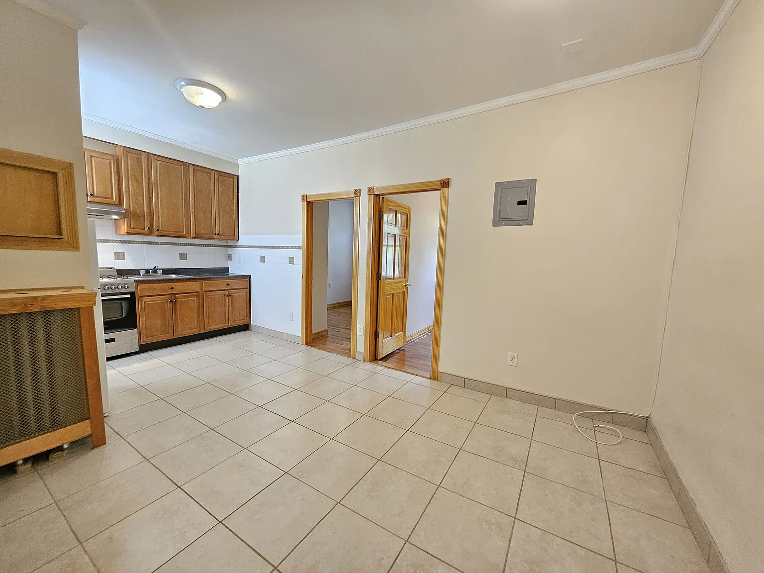 33-14 31st Avenue — Photo 3