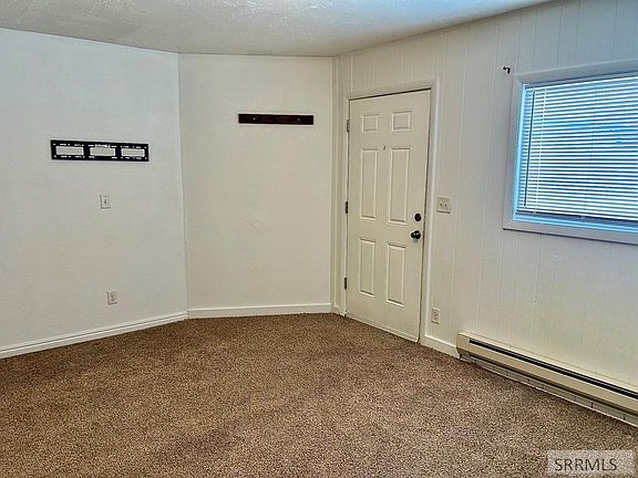 3rd image of 577 W 1 S #577