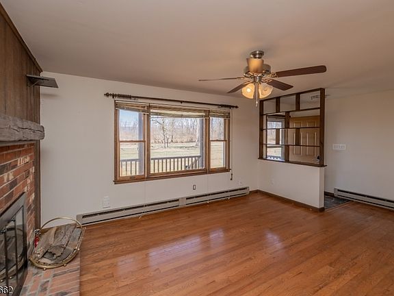 3rd image of 44 Walnut Road