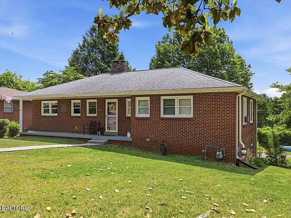 2nd image of 1604 Linda Ln