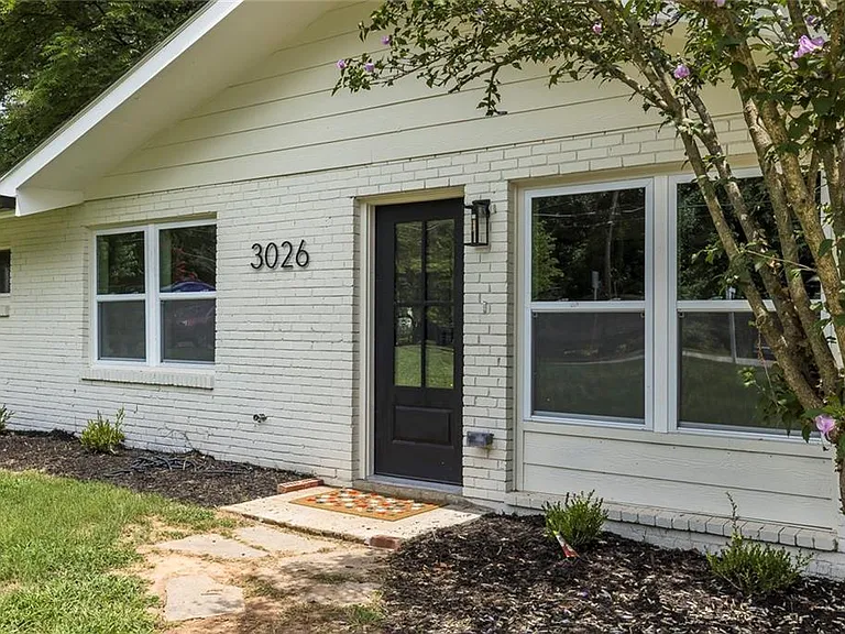 3026 Brook Dr — Photo 4