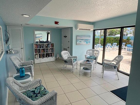 3rd image of 355 S Ocean Dr APT 807