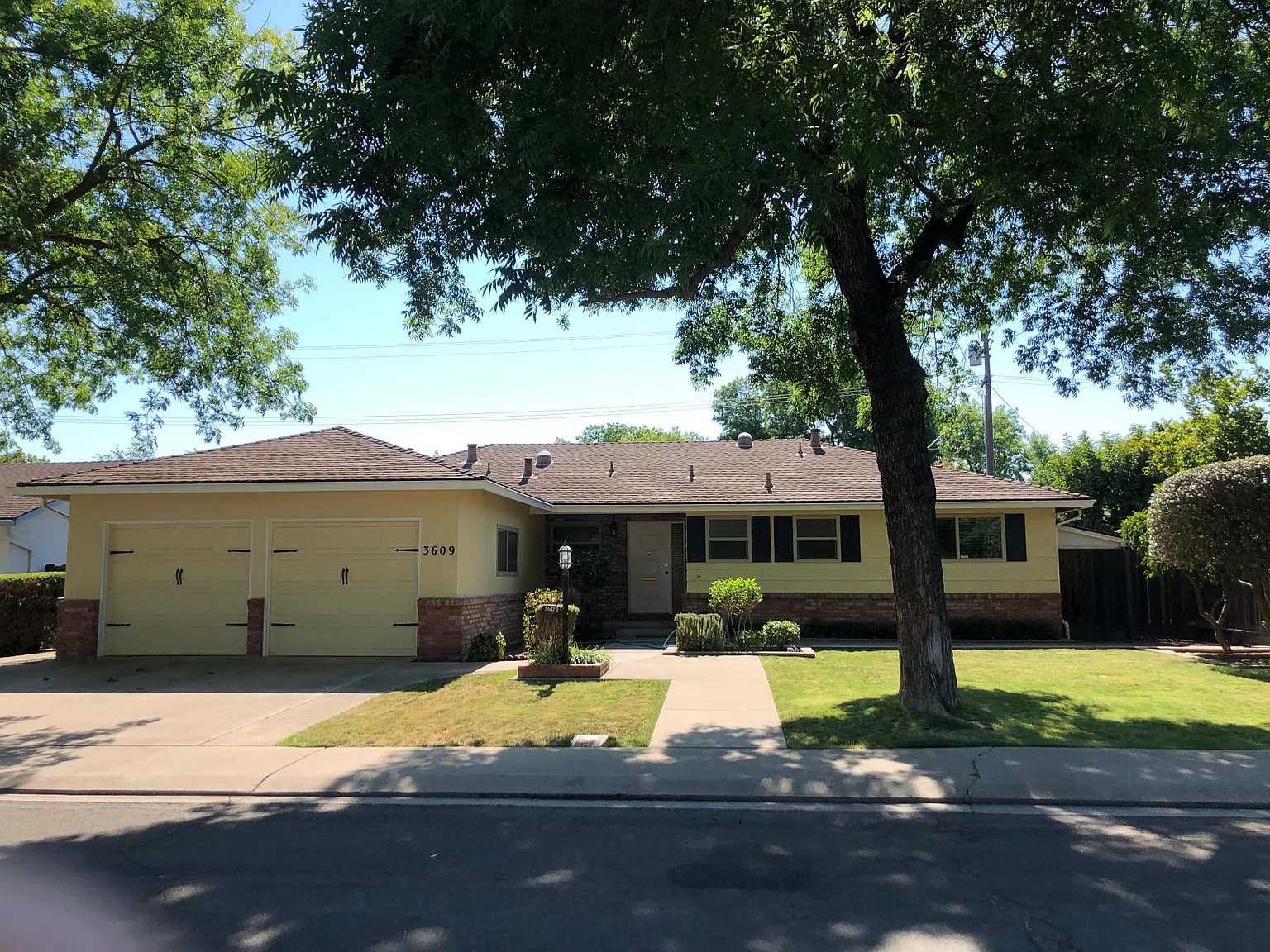 3609 Birch St photo 1