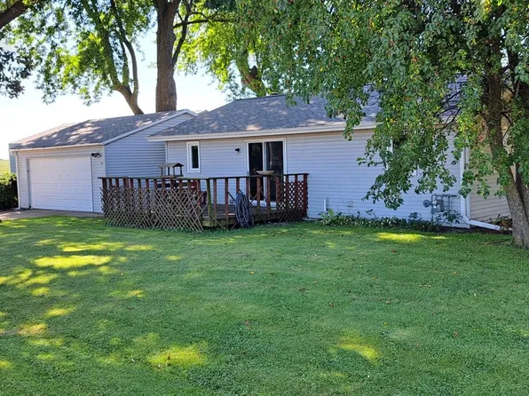 304 E Winnebago, Friesland, WI 53595