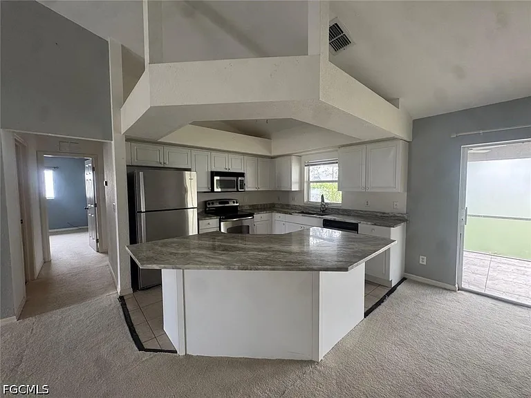 2227 SW 5th Ave — Photo 11