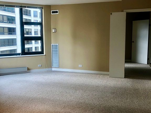 4th image of 401 E Ontario St APT 2206
