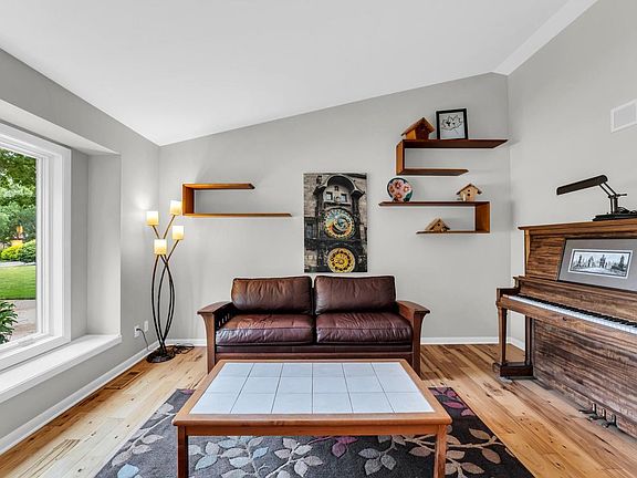 3rd image of 4137 Nantucket PLACE