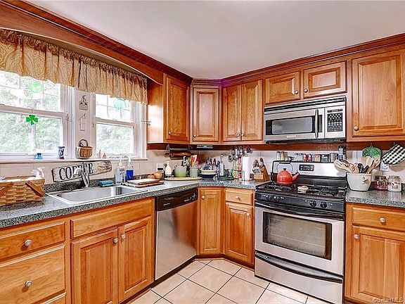 5th image of 580 Griswold St