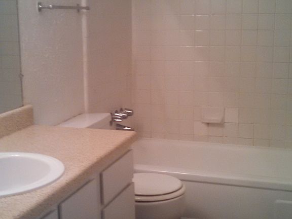 3rd image of 5025 Amesbury Dr APT 225