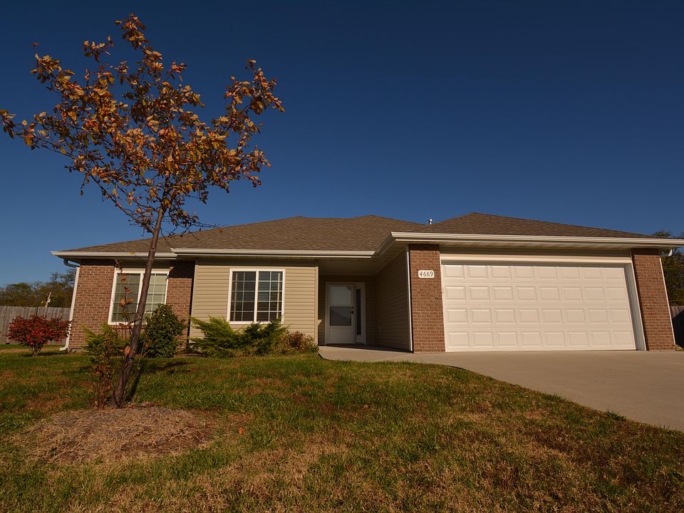 1st image of 4669 E Summerhill Dr