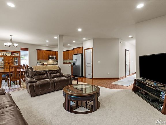 3rd image of 7407 14th Pl SE