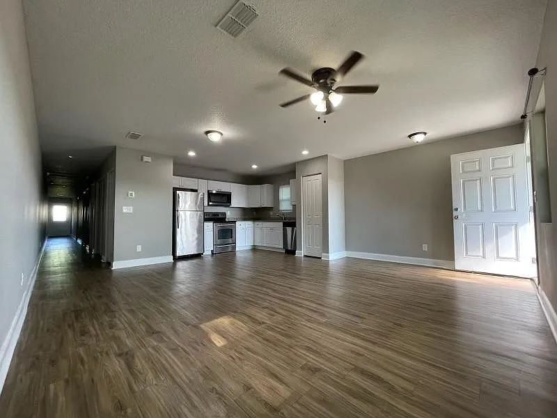 6977 Lenox Ave — Photo 3