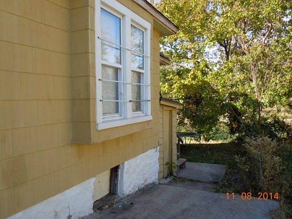 4th image of 3306 Moulton Ave