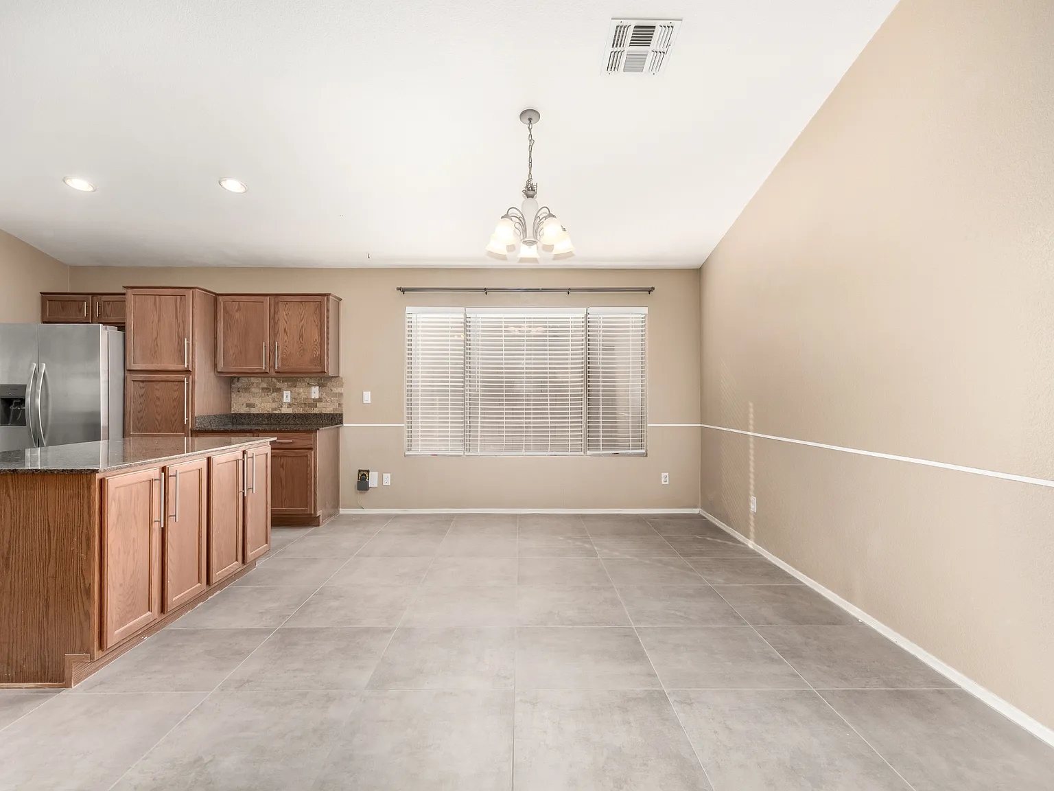 3 bed, 1668 sqft, $1,900 — Photo 3
