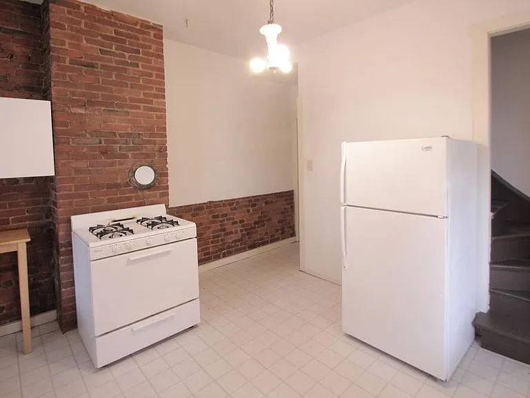 401 Franklin Ave — Photo 6