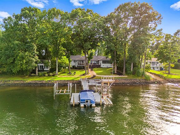 3rd image of 8017 Blue Water Ct