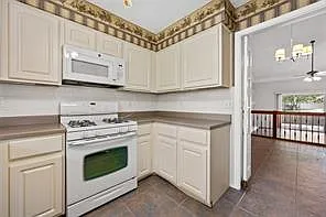 3 bed, 3.0 bath, 1969 sqft, $3,500 — Photo 4