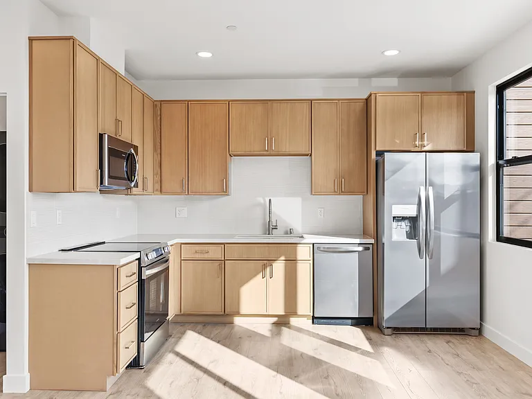 3248 Clairemont Dr #3 — Photo 6