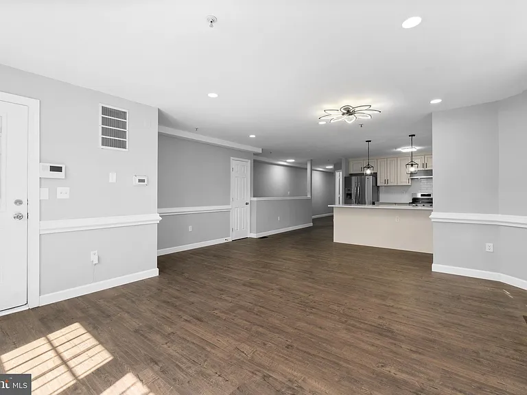 1829 Providence St NE #B — Photo 8