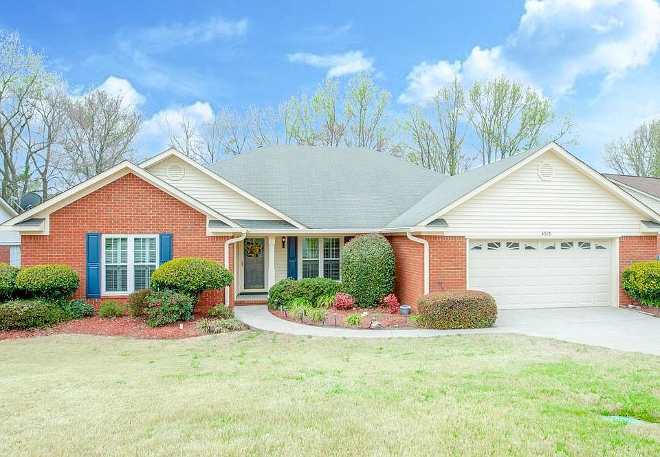 1st image of 4579 Oxford Dr